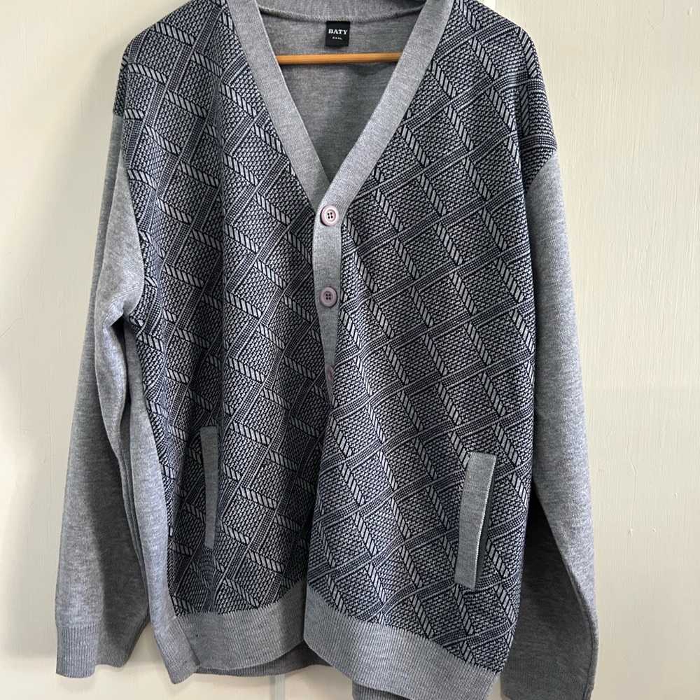 Gray Cardigan Sweater with V-Neck and Ribbed Trim